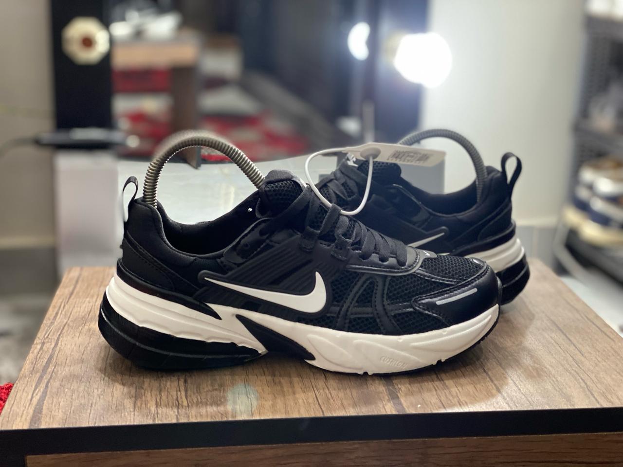 nike black